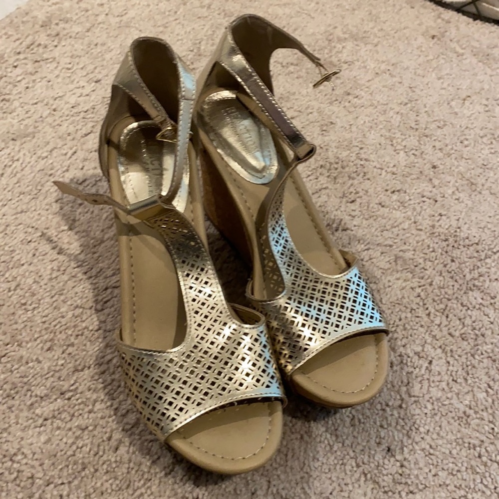 Kenneth Cole Reaction wedges
